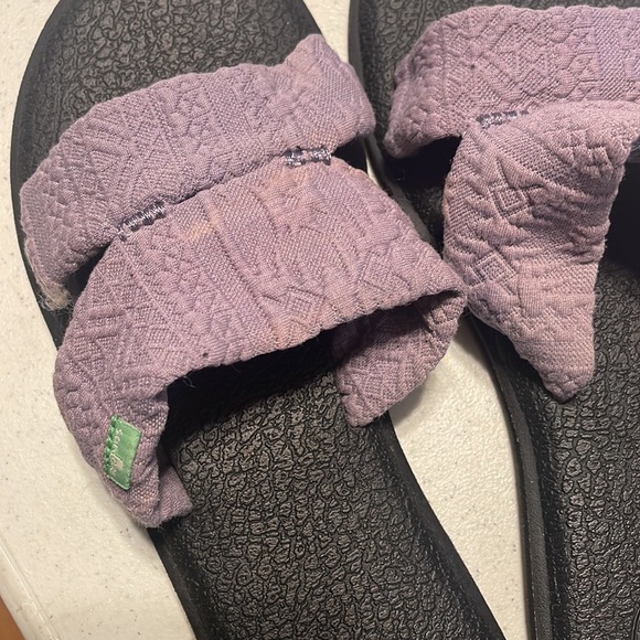 SANUK - Picture 6 of 7